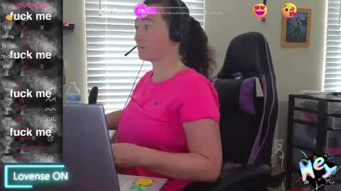 Snapshot of sexydistraction1 chatting on 11, 3, 2025  SexyDistraction  online show from 11, 3, 2025