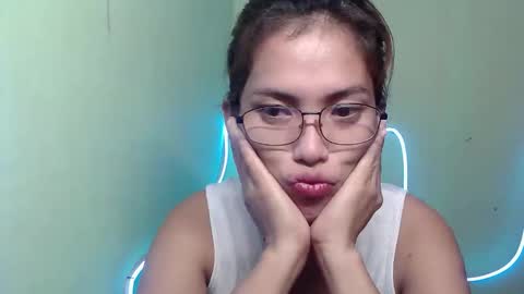Snapshot of sexyemie29 chatting on 19, 12, 2025 sexyemie29 online show from 19, 12, 2025