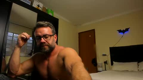 chris online show from 17, 10, 2025
