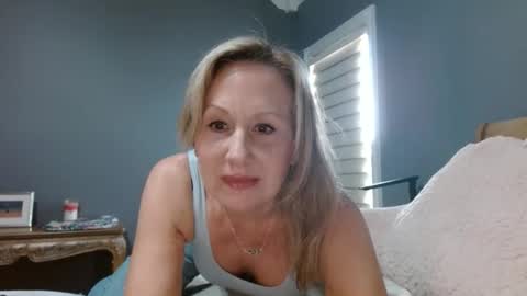 LisaisLuscious online show from 10, 3, 2025