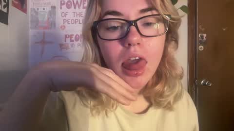 sexyflower21555 online show from 2, 12, 2024