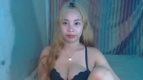 Snapshot of sexyhotbojean chatting on 23, 9, 2025 jeanken and jelian online show from 23, 9, 2025