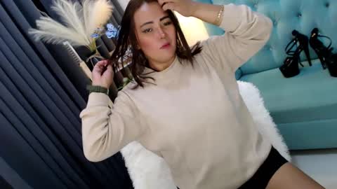 Snapshot of sexyjeanniecuntcums chatting on 11, 12, 2024 JENNY online show from 11, 12, 2024