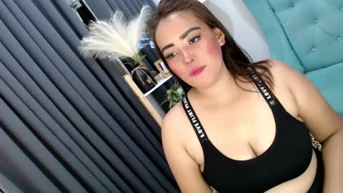 Snapshot of sexyjeanniecuntcums chatting on 2, 1, 2025 JENNY online show from 2, 1, 2025