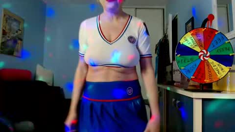 Snapshot of sexyjennyeu chatting on 10, 9, 2025 Jenny online show from 10, 9, 2025