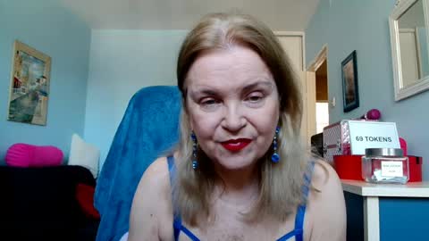 Snapshot of sexyjennyeu chatting on 2, 5, 2026 Jenny online show from 2, 5, 2026