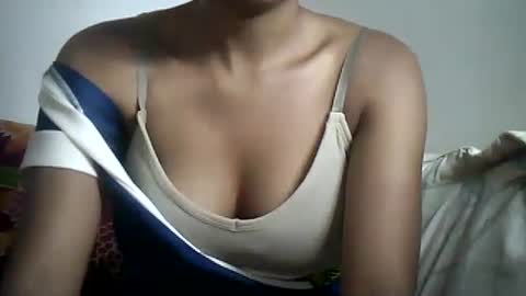 Snapshot of sexylarra12 chatting on 13, 12, 2024 sexylarra12 online show from 13, 12, 2024