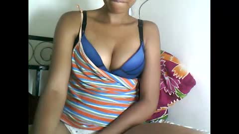 Snapshot of sexylarra12 chatting on 17, 1, 2025 sexylarra12 online show from 17, 1, 2025
