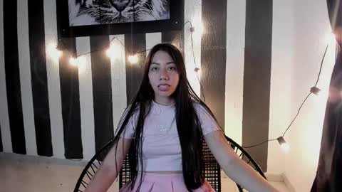 Snapshot of sexylaurita4u chatting on 24, 12, 2024 laura online show from 24, 12, 2024