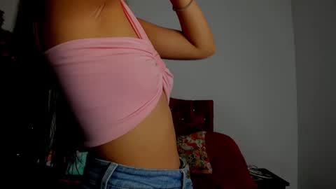 Snapshot of sexylaurita4u chatting on 8, 1, 2025 laura online show from 8, 1, 2025