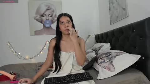 Snapshot of sexylaurita4u chatting on 20, 2, 2025 laura online show from 20, 2, 2025