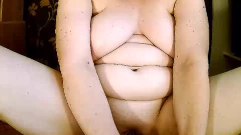 Snapshot of sexymayagold chatting on 18, 9, 2025 Squirty Maya Gold online show from 18, 9, 2025