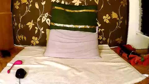 Snapshot of sexymayagold chatting on 6, 10, 2025 Squirty Maya Gold online show from 6, 10, 2025