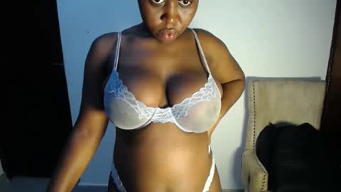 Snapshot of sexymelaninn chatting on 3, 3, 2025 Sexy Melanin online show from 3, 3, 2025
