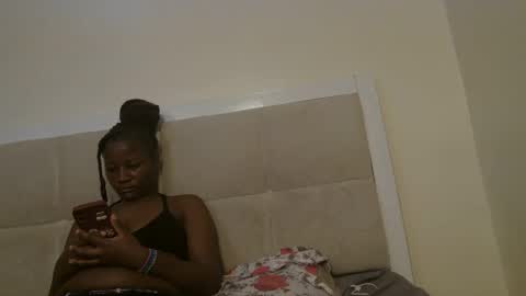 Snapshot of sexymia56 chatting on 11, 10, 2025 Miss mia online show from 11, 10, 2025