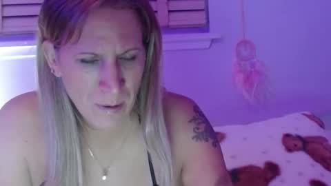 ryeanne25 online show from 18, 4, 2026