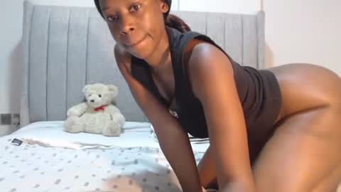 Snapshot of sexymonalisa1 chatting on 1, 10, 2025 sexymonalisa1 online show from 1, 10, 2025