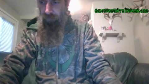 Snapshot of sexymountainman420 chatting on 22, 11, 2025 Sexymountainman420 online show from 22, 11, 2025
