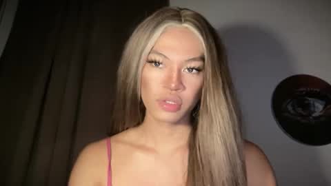 Snapshot of sexynakedweapon chatting on 9, 6, 2026 LIEZEL online show from 9, 6, 2026