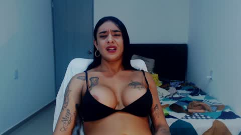 Snapshot of sexynatalia25 chatting on 19, 12, 2024 Natalia Duran online show from 19, 12, 2024