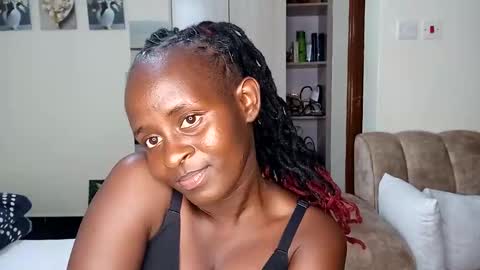 sexyreddebony online show from 17, 1, 2025