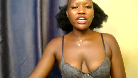 Snapshot of sexyroznnah chatting on 21, 6, 2026 sexyroznnah online show from 21, 6, 2026