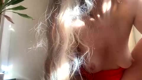 Snapshot of sexysexydream chatting on 2, 11, 2025 Anya online show from 2, 11, 2025