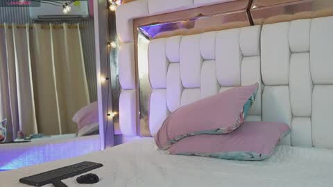 Snapshot of sexysister_ chatting on 25, 4, 2026 Kendall online show from 25, 4, 2026