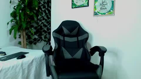 sexytommy_ online show from 9, 5, 2026