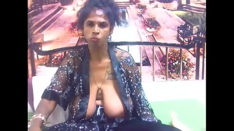 Snapshot of sexyva4u2luv chatting on 5, 3, 2025 sexyva4u2luv online show from 5, 3, 2025