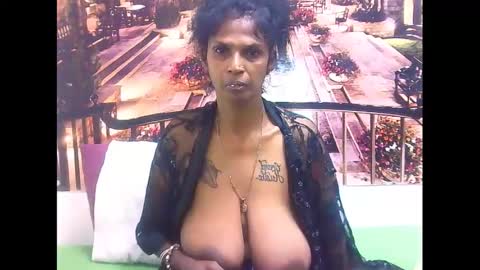 Snapshot of sexyva4u2luv chatting on 5, 3, 2025 sexyva4u2luv online show from 5, 3, 2025