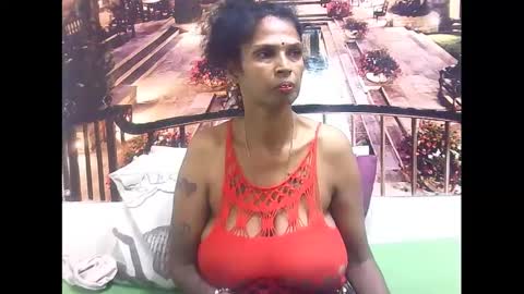 Snapshot of sexyva4u2luv chatting on 7, 3, 2025 sexyva4u2luv online show from 7, 3, 2025