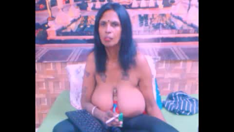 Snapshot of sexyva4u2luv chatting on 25, 9, 2025 sexyva4u2luv online show from 25, 9, 2025