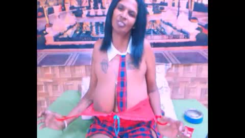 Snapshot of sexyva4u2luv chatting on 3, 10, 2025 sexyva4u2luv online show from 3, 10, 2025