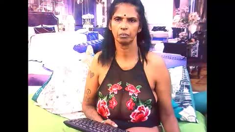 Snapshot of sexyva4u2luv chatting on 30, 10, 2025 sexyva4u2luv online show from 30, 10, 2025