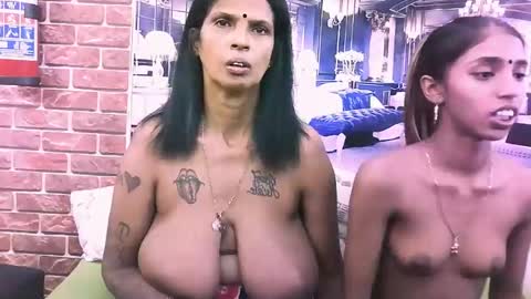 Snapshot of sexyva4u2luv chatting on 10, 11, 2025 sexyva4u2luv online show from 10, 11, 2025