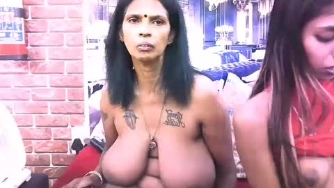 Snapshot of sexyva4u2luv chatting on 14, 11, 2025 sexyva4u2luv online show from 14, 11, 2025