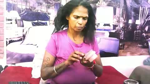 Snapshot of sexyva4u2luv chatting on 19, 11, 2025 sexyva4u2luv online show from 19, 11, 2025