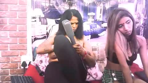 Snapshot of sexyva4u2luv chatting on 15, 12, 2025 sexyva4u2luv online show from 15, 12, 2025