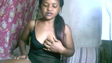 Snapshot of sexywoman1230760 chatting on 17, 12, 2025 sexywoman1230760 online show from 17, 12, 2025