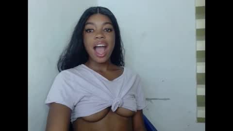 Snapshot of sexyxmilfx chatting on 18, 2, 2026 sexyxmilfx online show from 18, 2, 2026