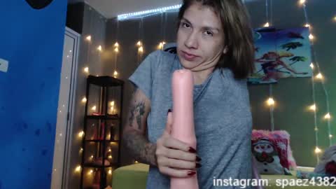 Snapshot of shadia_squirt chatting on 17, 12, 2024 shadia online show from 17, 12, 2024