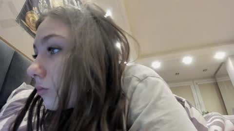 Snapshot of shadow_raffi chatting on 12, 1, 2025 shadow_raffi online show from 12, 1, 2025