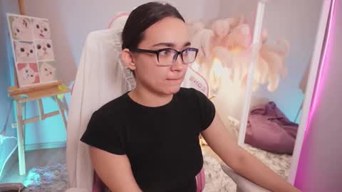 Snapshot of shadowlotus_ chatting on 30, 10, 2025 Lily  online show from 30, 10, 2025