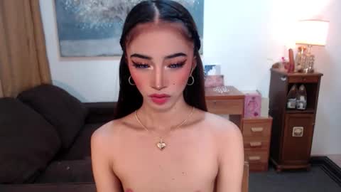 Snapshot of shaina_cummer chatting on 13, 12, 2025 shaina online show from 13, 12, 2025