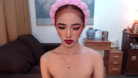 Snapshot of shaina_cummer chatting on 23, 12, 2025 shaina online show from 23, 12, 2025