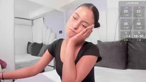 Snapshot of shamara_thomson chatting on 23, 9, 2025 Shamara Thomson online show from 23, 9, 2025