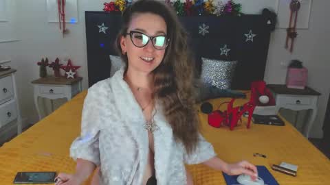 Svetlana ...........help me get 100 reactions before the end of the year Thumb up if you like me I appreciate it and thank you online show from 9, 12, 2024