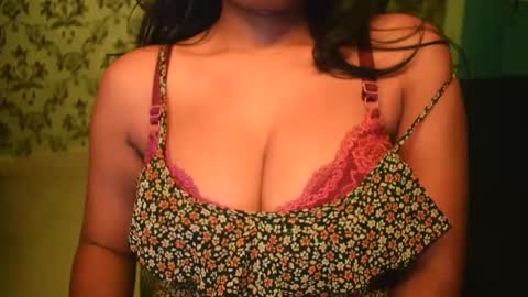 Snapshot of shanaya_indian chatting on 10, 2, 2025 shanaya indian online show from 10, 2, 2025