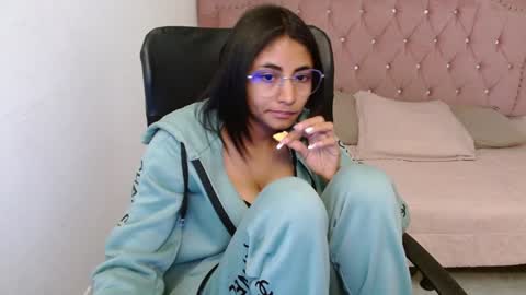 shanelle online show from 8, 2, 2025